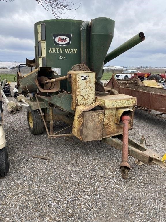 Art's Way 325 Equipment Image0