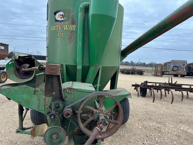 Image of Art's Way 420 equipment image 1