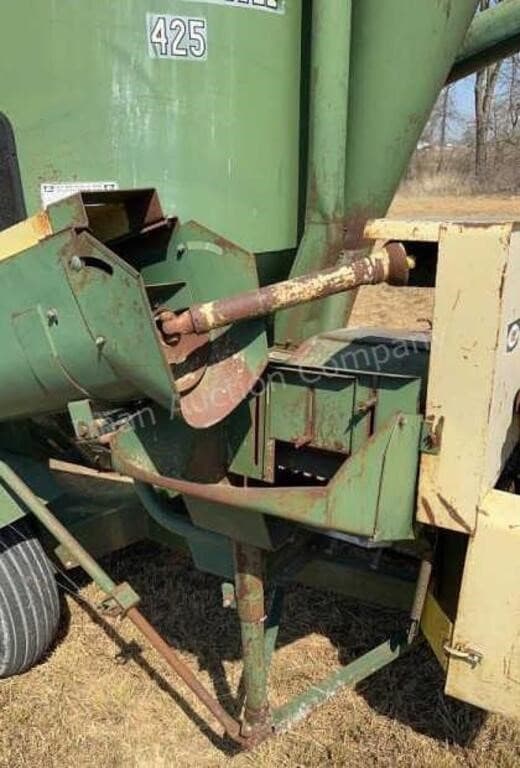 Image of Art's Way 425 equipment image 1