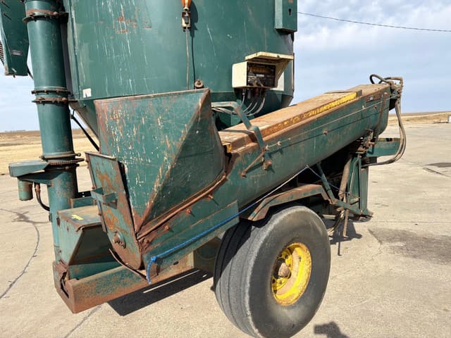 Image of Art's Way 500 equipment image 4