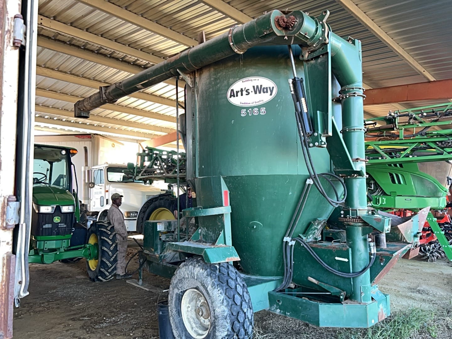 Art's Way 5165 Equipment Image0