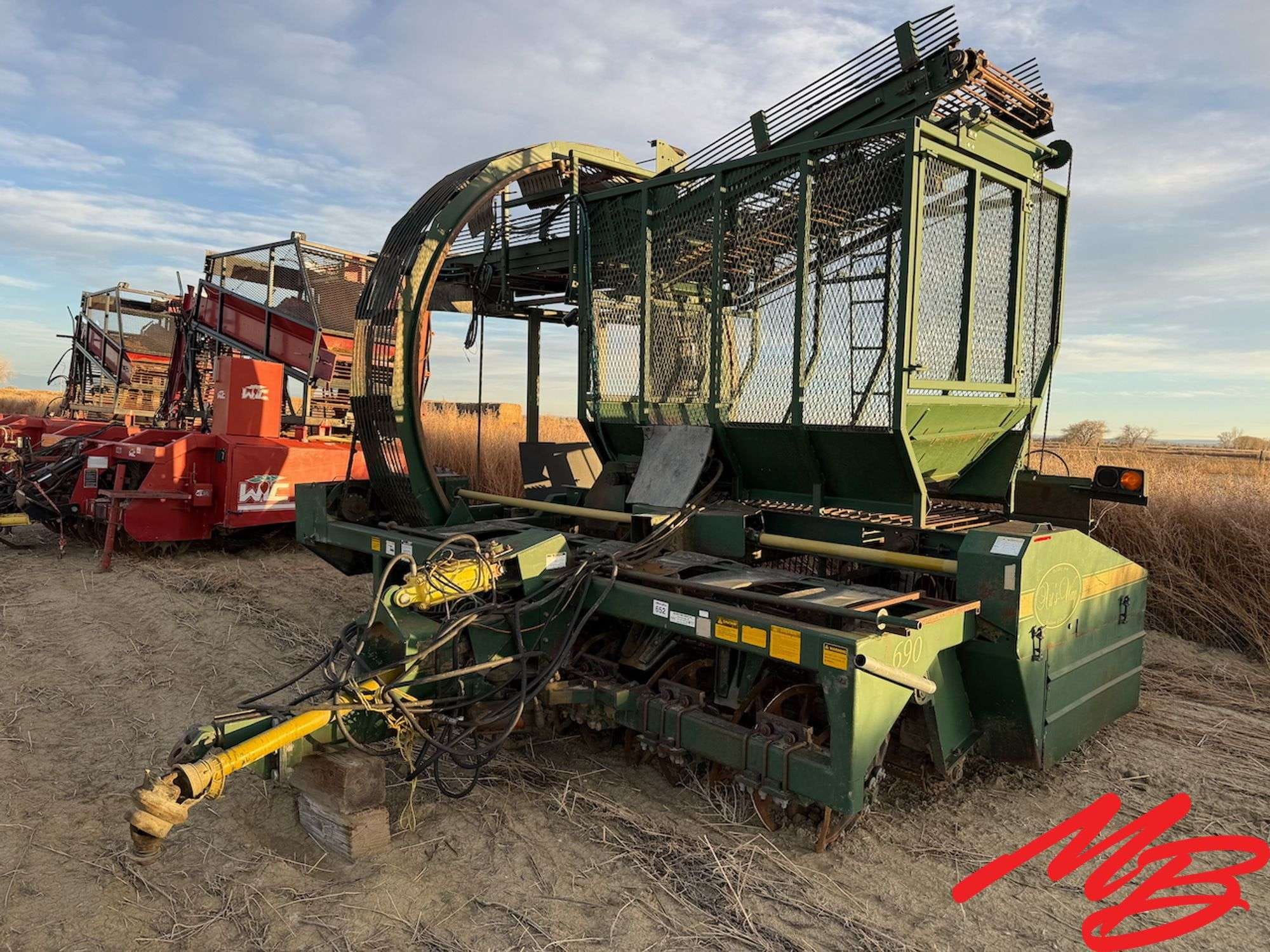 Art's Way 690 Equipment Image0