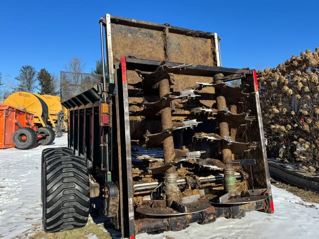 Image of Art's Way X900 equipment image 2