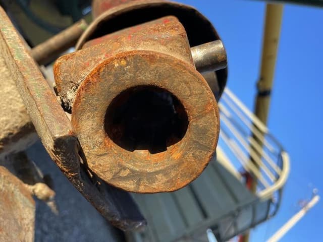 Image of Art's Way 325 equipment image 2