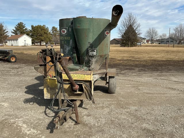 Image of Art's Way 325A equipment image 1