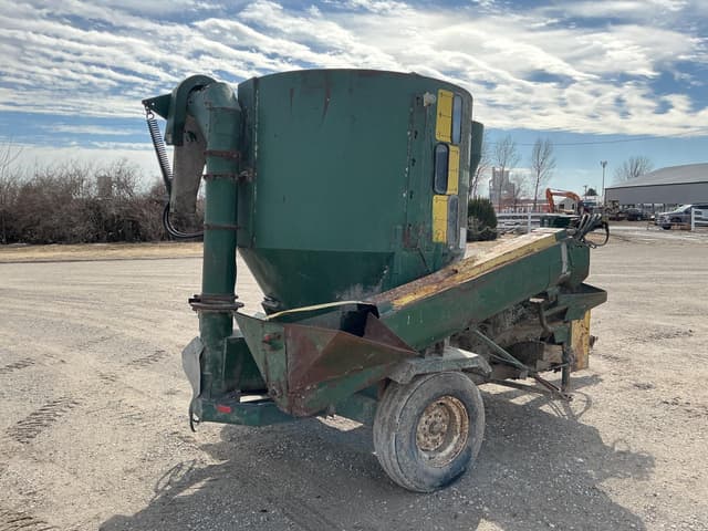 Image of Art's Way 325A equipment image 4