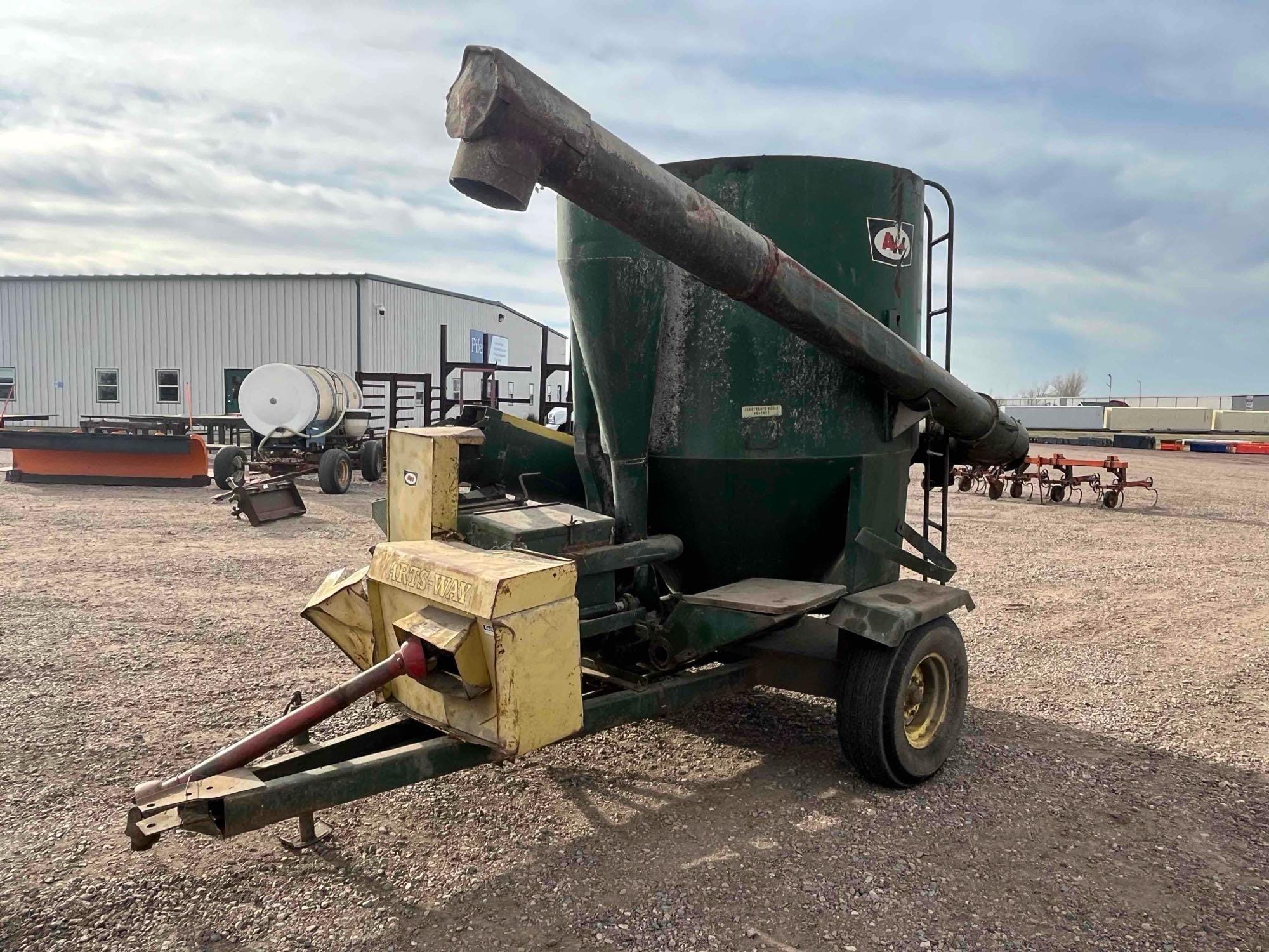 Art's Way 425A Equipment Image0