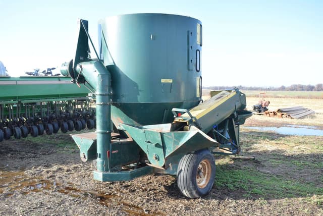 Image of Art's Way 450 equipment image 4