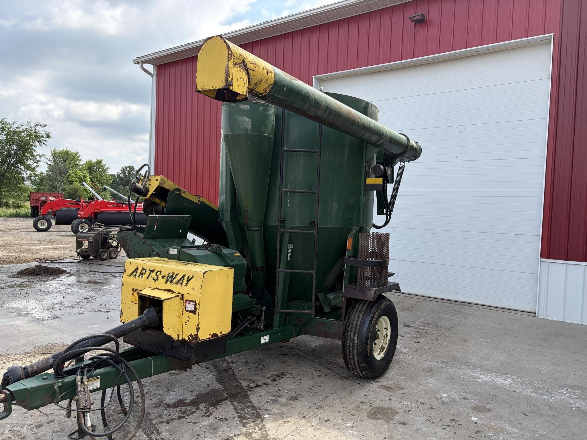 Art's Way 475 Equipment Image0
