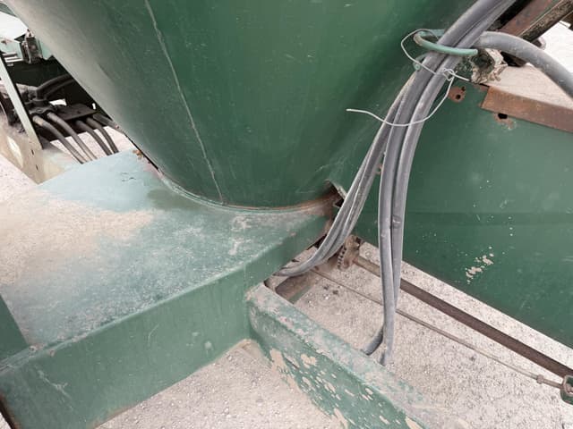 Image of Art's Way 500A equipment image 2