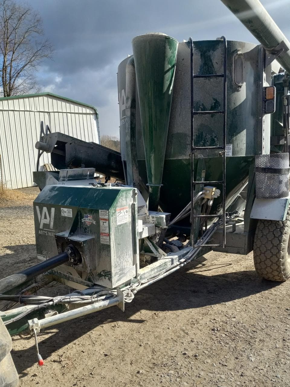 Image of Art's Way 6140 Image 1