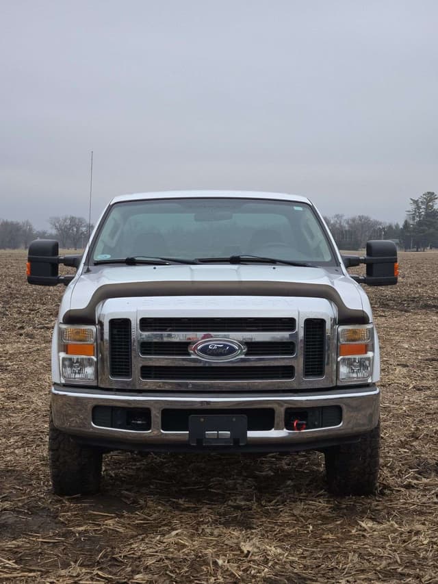 Image of Ford F-250 equipment image 1