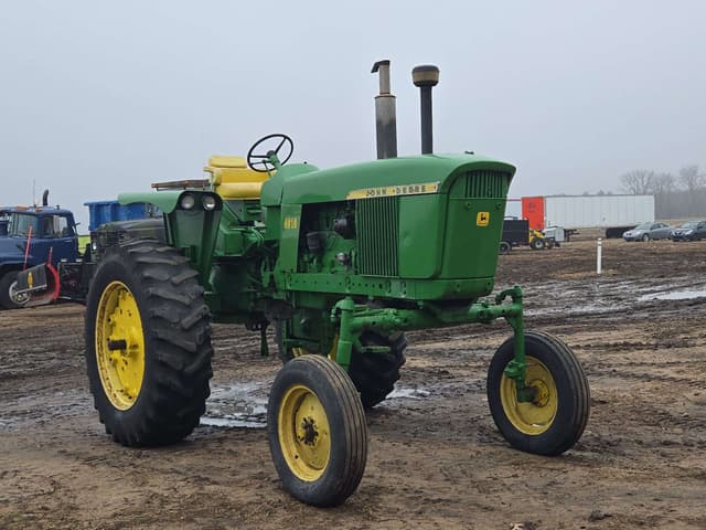 Image of John Deere 4010 equipment image 1