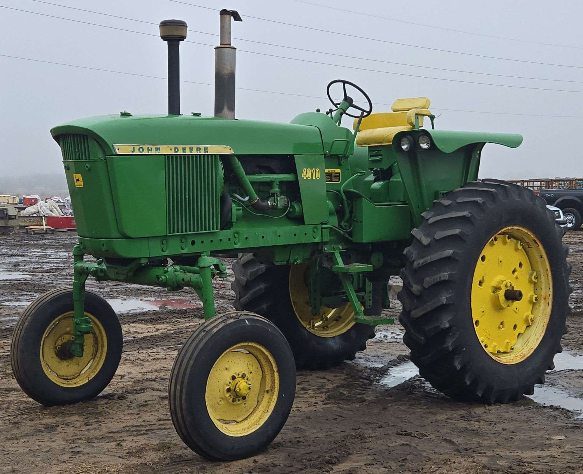 John Deere 4010 Equipment Image0