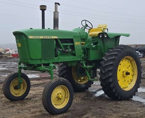 John Deere 4010 Image