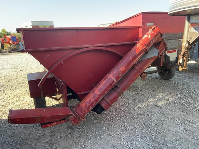Image of Grain-O-Vator Auger Wagon equipment image 4