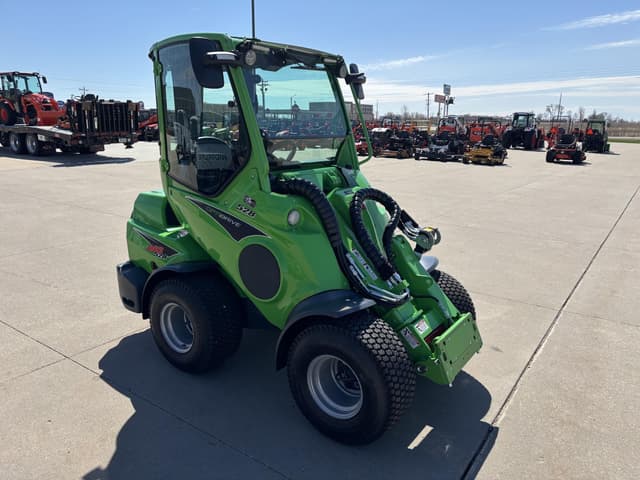 Image of AVANT 528 equipment image 3