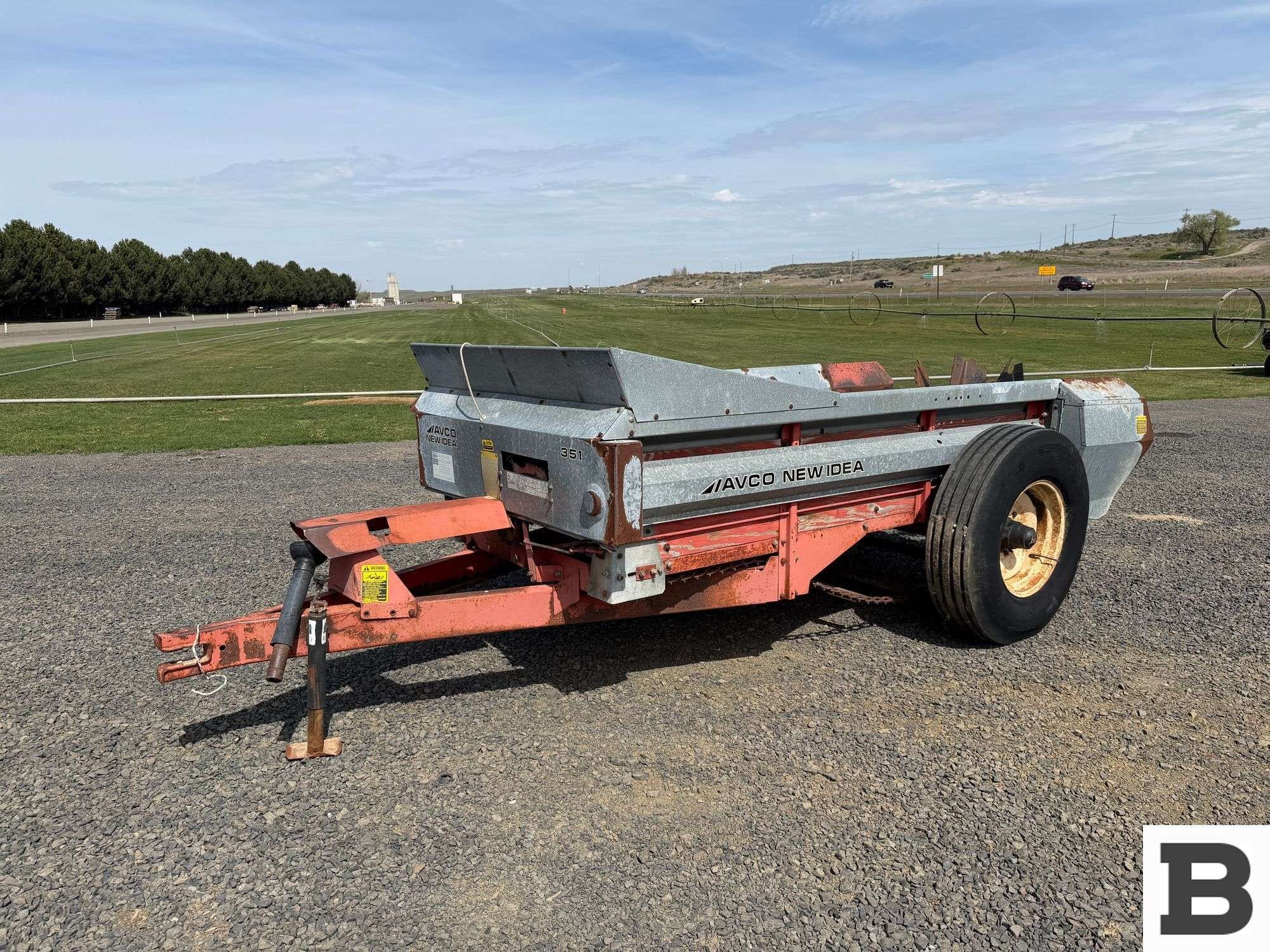New Idea 351 Equipment Image0
