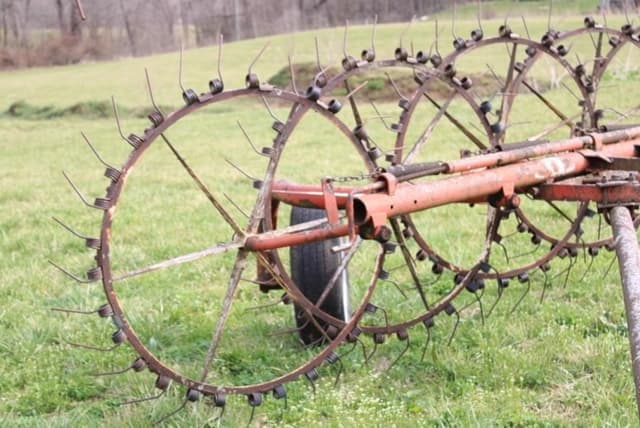 Image of New Idea 404 equipment image 1