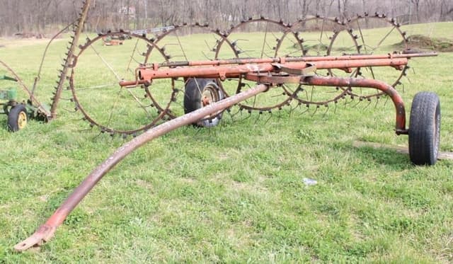 Image of New Idea 404 equipment image 4