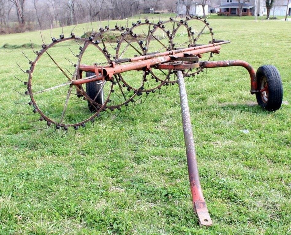 New Idea 404 Equipment Image0