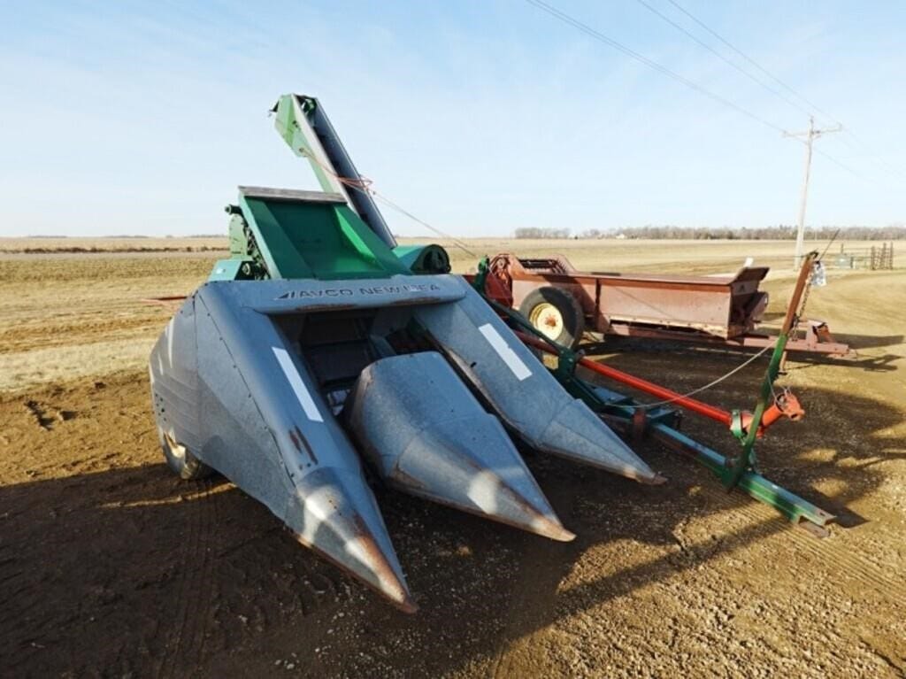 New Idea 324 Equipment Image0