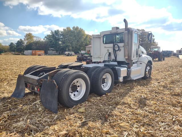 Image of Peterbilt 384 equipment image 3