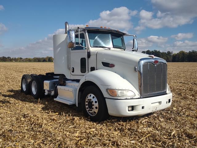 Image of Peterbilt 384 equipment image 1
