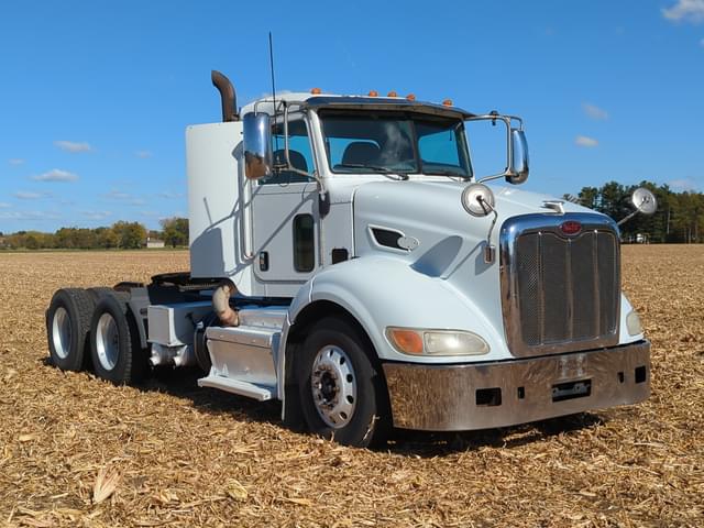 Image of Peterbilt 384 equipment image 2
