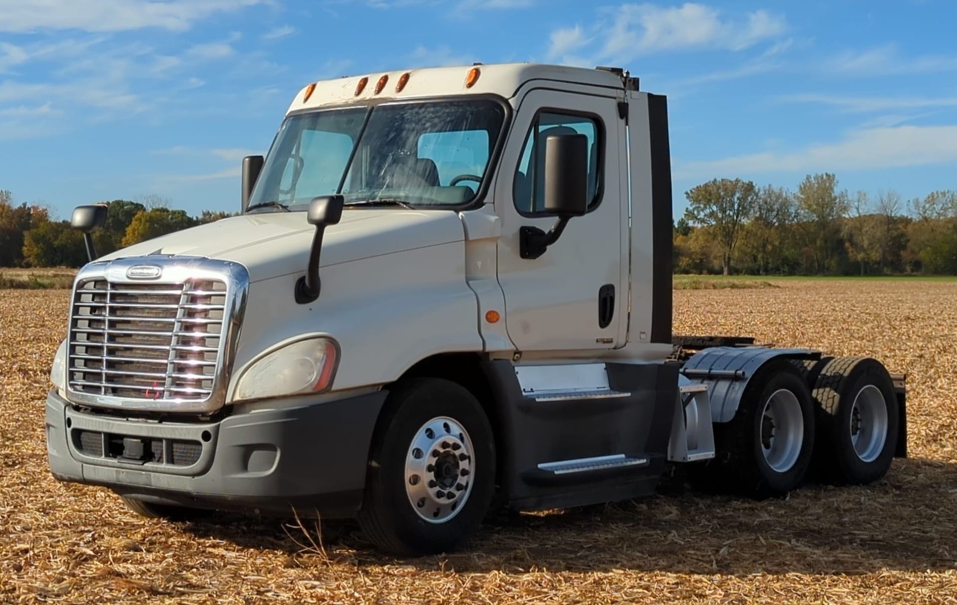 2015 Freightliner Cascadia 125 Equipment Image0