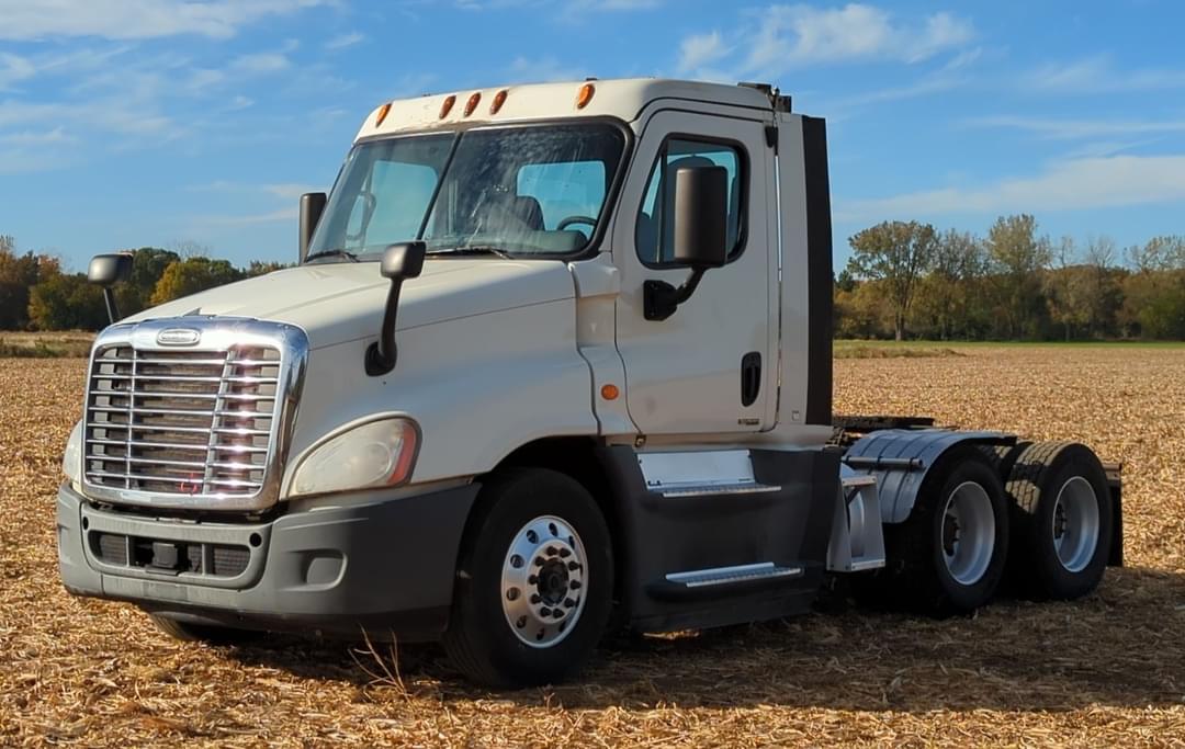 Image of Freightliner Cascadia 125 Primary image