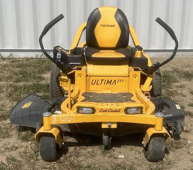 Image of Cub Cadet Ultima ZT1 equipment image 1