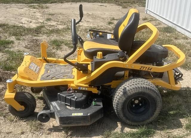 Image of Cub Cadet Ultima ZT1 equipment image 3