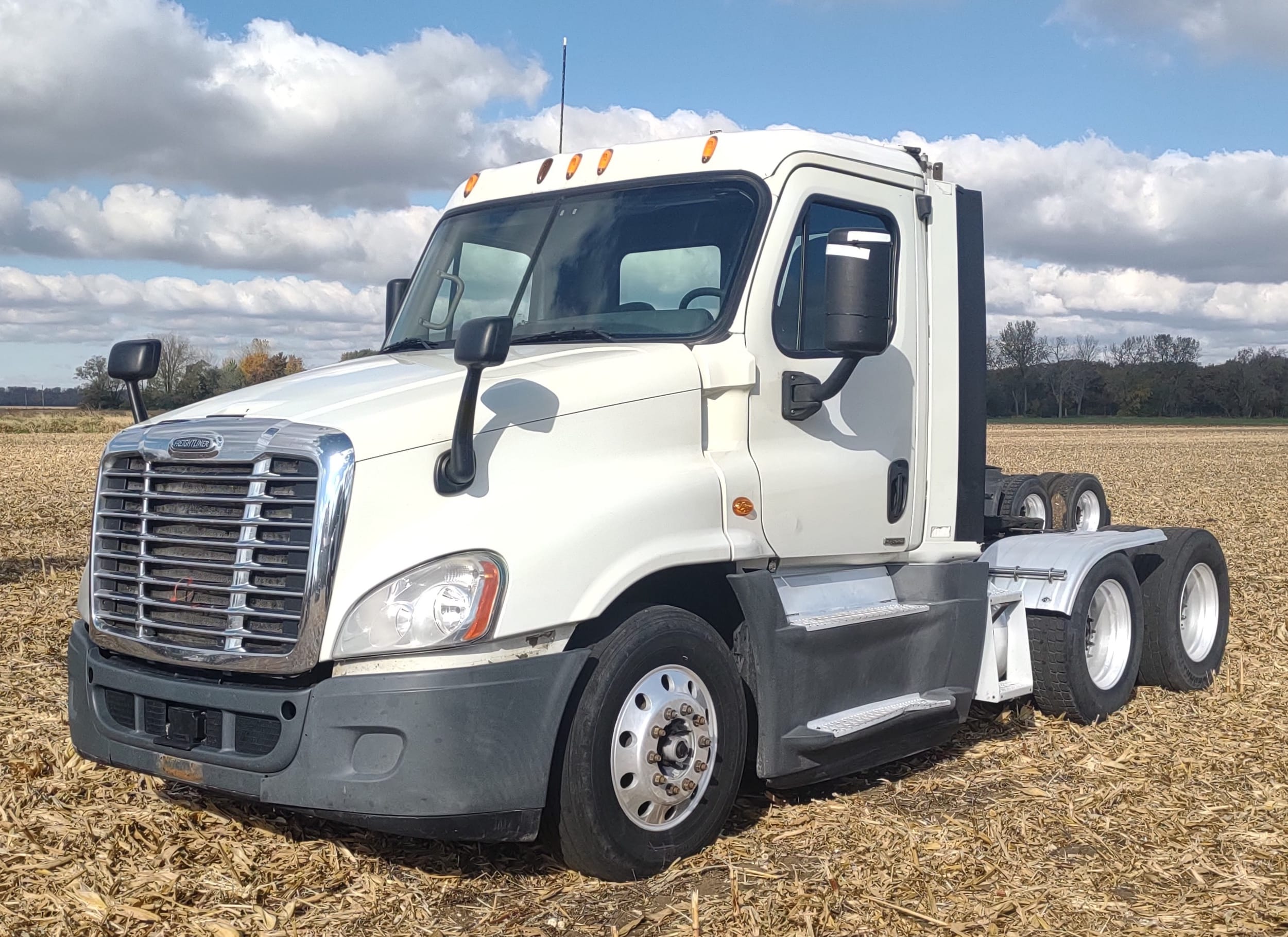 2015 Freightliner Cascadia Equipment Image0