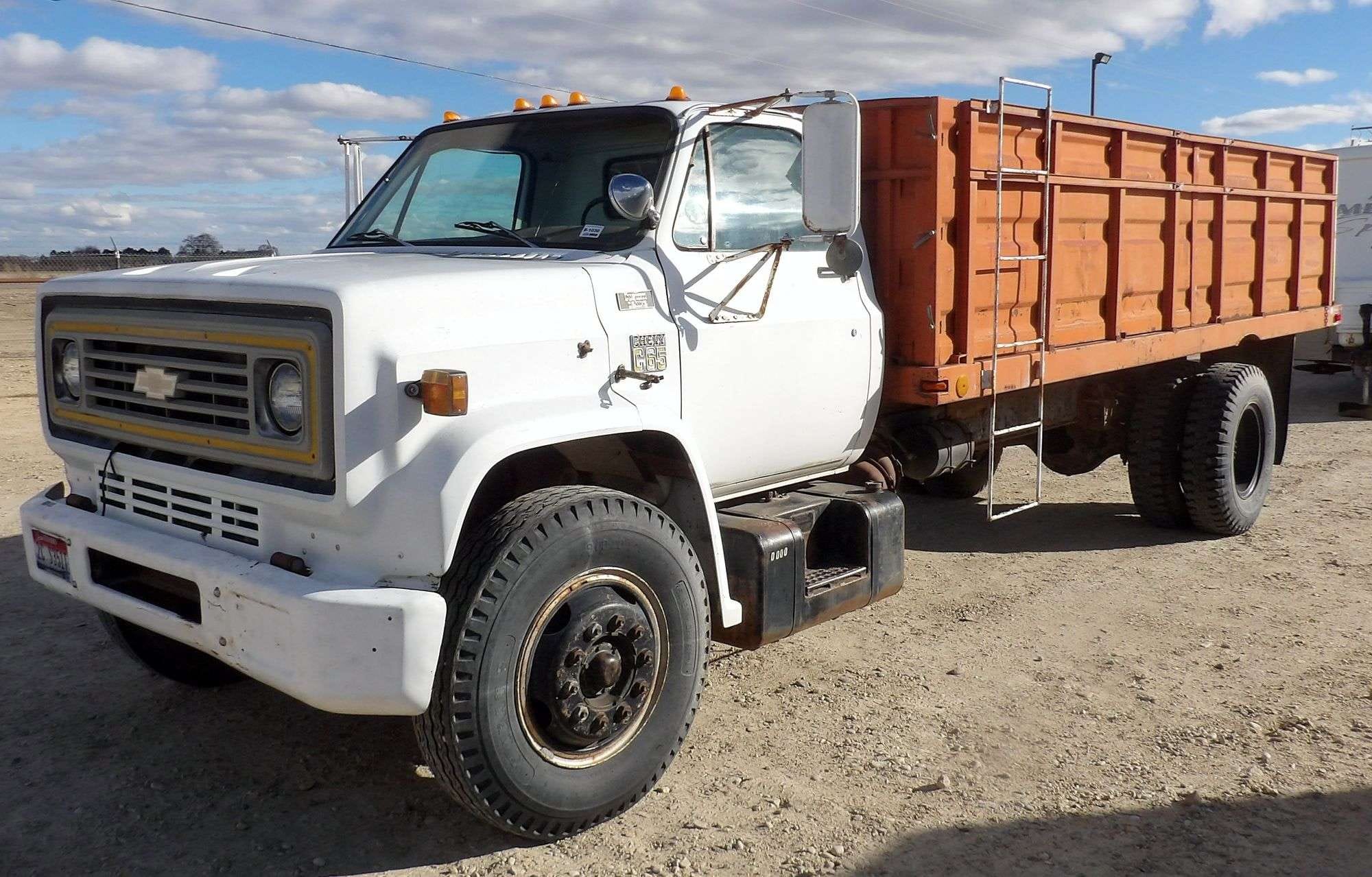 1976 Chevrolet C65 Equipment Image0