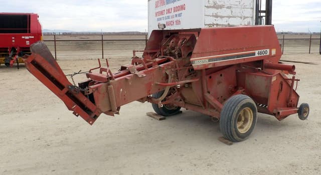 Image of Hesston 4600 equipment image 2