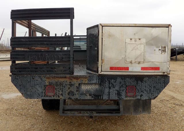 Image of Chevrolet 3500 equipment image 4