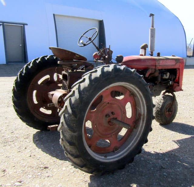 Image of Farmall FC equipment image 2
