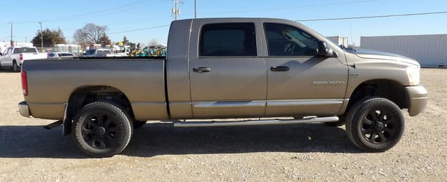 Image of Dodge Ram 1500 equipment image 4