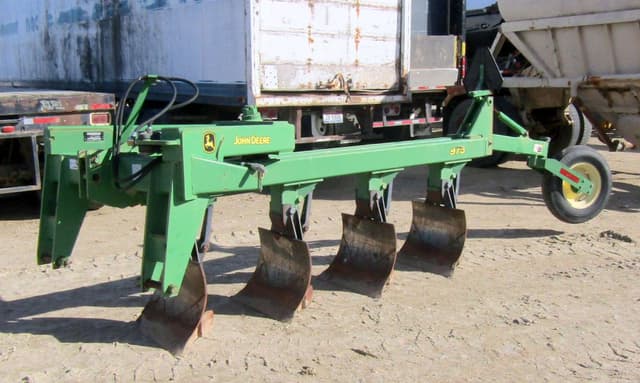 Image of John Deere 975 equipment image 1