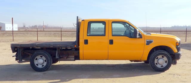 Image of Ford F-350 equipment image 2