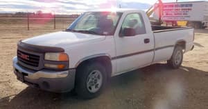 2004 GMC Sierra Image