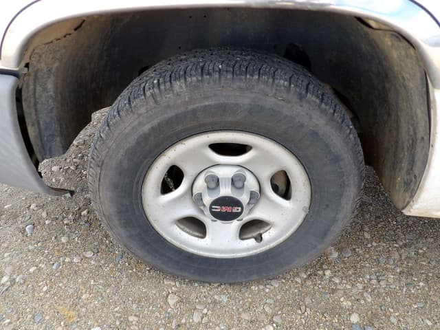 Image of GMC Sierra equipment image 4