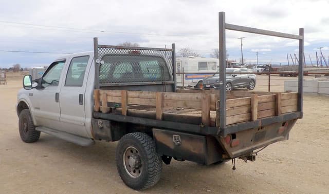 Image of Ford F-350 equipment image 4