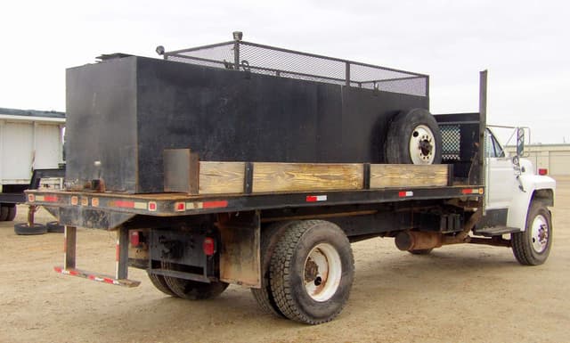 Image of Ford F-800 equipment image 3