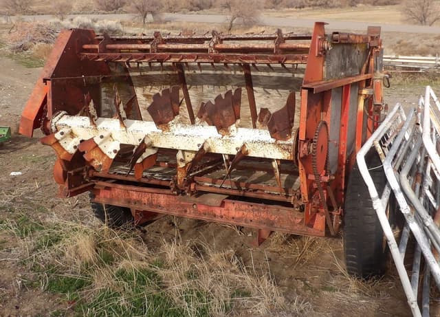 Image of International Harvester 570 equipment image 2