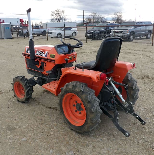 Image of Kubota B1750 equipment image 2