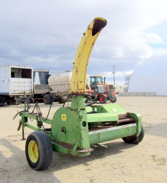 Image of John Deere 3800 equipment image 2