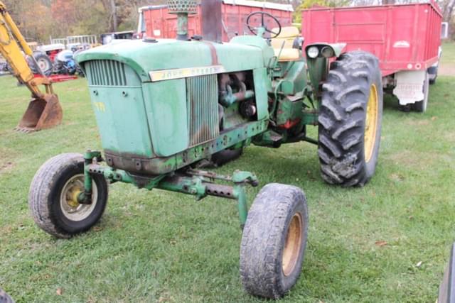Image of John Deere 4010 equipment image 1
