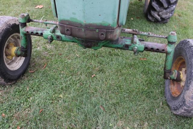 Image of John Deere 4010 equipment image 3